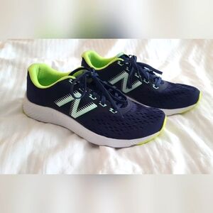New Balance Women's Drift running shoes
